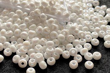 White glossy with rainbow pearl coating large, Czech beads