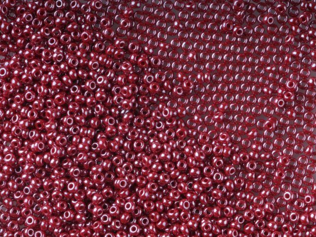 Dark burgundy gloss opaque, Czech beads