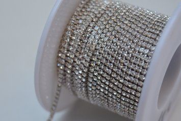 Rhinestone chain crystal in silver dense (2 mm)
