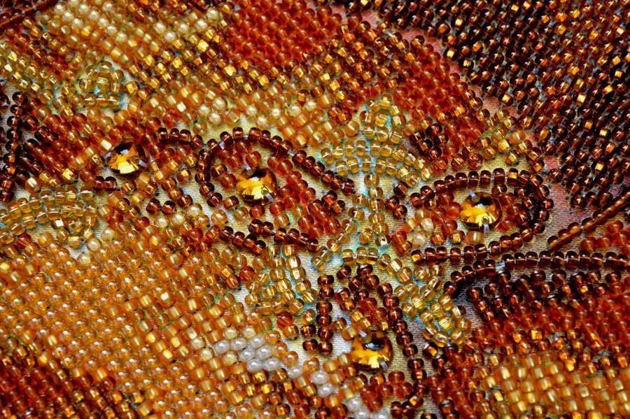 Mrs Fox, Complete kit for DIY embroidery with beads and decorative elements, Kit