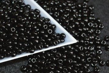 Black gloss large, Czech beads