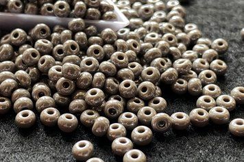 Gray glossy large, Czech beads